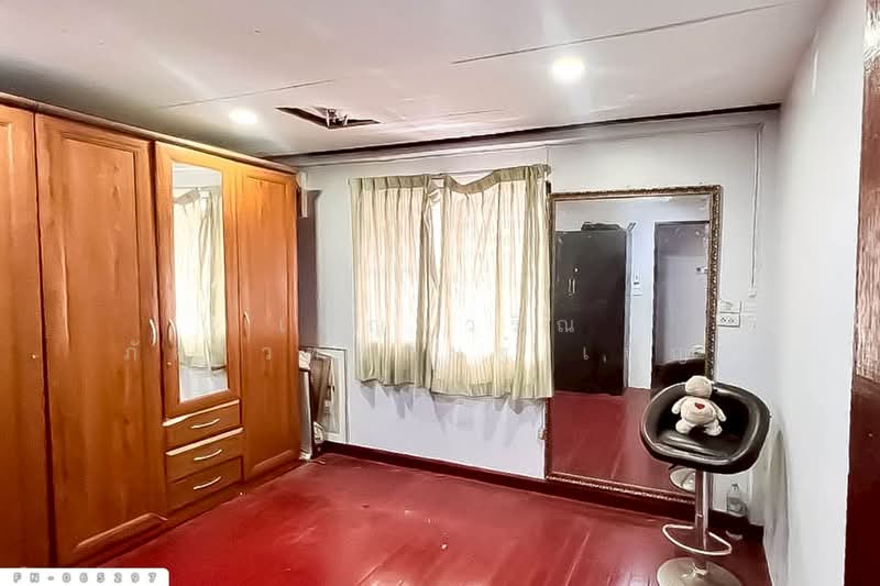 Townhouse in Kheha Chumchon Village, Makham Tia, Surat Thani, near Central Surat Thani. FN-065297, Surat Thani, Makham Tia, Muang Surat Thani, Surat Thani, 2 Bedrooms, 150 sqm, Townhouse For Sale, by Benchawarin Pakkawetppisit, 500228777 - DDproperty.com