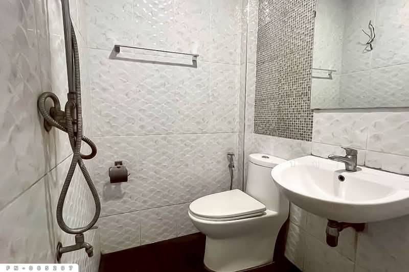 Townhouse in Kheha Chumchon Village, Makham Tia, Surat Thani, near Central Surat Thani. FN-065297, Surat Thani, Makham Tia, Muang Surat Thani, Surat Thani, 2 Bedrooms, 150 sqm, Townhouse For Sale, by Benchawarin Pakkawetppisit, 500228777 - DDproperty.com