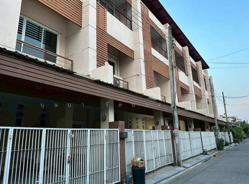 ทำเลประชาชื่น 37 MRT วงศ์สว่าง ให้เช่าทาวน์โฮม 3 ชั้น บ้านสวย พร้อมอยู่ มีแอร์ครบ, กรุงเทพ, ประชาชื่น, บางซื่อ, บางซื่อ, กรุงเทพ, 220 ตร.ม., ทาวน์เฮ้าส์ ให้เช่า, โดย บุษบา รัตนวงษ์ชัย, 500228797 - DDproperty.com