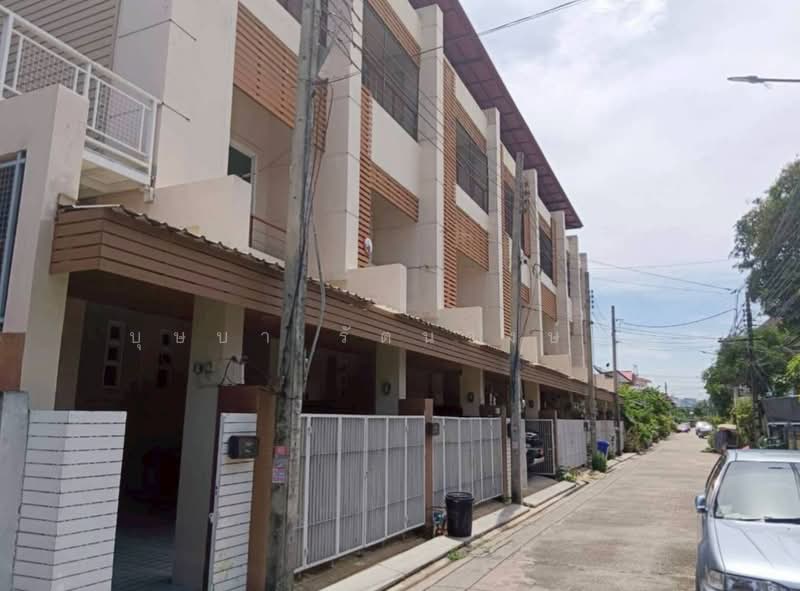 ทำเลประชาชื่น 37 MRT วงศ์สว่าง ให้เช่าทาวน์โฮม 3 ชั้น บ้านสวย พร้อมอยู่ มีแอร์ครบ, กรุงเทพ, ประชาชื่น, บางซื่อ, บางซื่อ, กรุงเทพ, 220 ตร.ม., ทาวน์เฮ้าส์ ให้เช่า, โดย บุษบา รัตนวงษ์ชัย, 500228797 - DDproperty.com