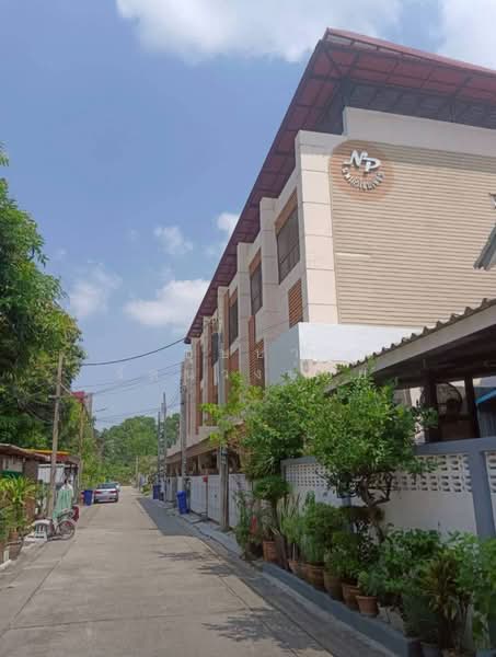 ทำเลประชาชื่น 37 MRT วงศ์สว่าง ให้เช่าทาวน์โฮม 3 ชั้น บ้านสวย พร้อมอยู่ มีแอร์ครบ, กรุงเทพ, ประชาชื่น, บางซื่อ, บางซื่อ, กรุงเทพ, 220 ตร.ม., ทาวน์เฮ้าส์ ให้เช่า, โดย บุษบา รัตนวงษ์ชัย, 500228797 - DDproperty.com