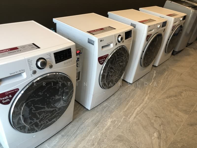 Whizdom Essence, Bangkok, 5 Piyabutr 1 Alley, Bang Chak, Phra Khanong, Bangkok, 1 Bedroom, 35 sqm, Condo For Rent, by Krittin Tansida, 500228817 - DDproperty.com