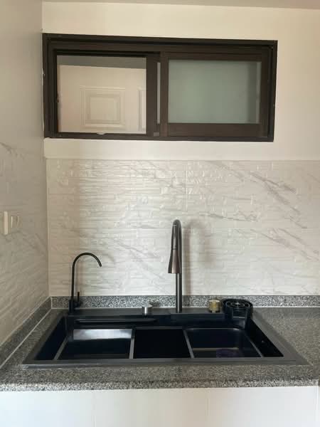 Lumpini Ville Phahol-Suthisarn, Bangkok, 23 Inthamara 2 Alley, Samsen Nai, Phaya Thai, Bangkok, 2 Bedrooms, 69 sqm, Condo For Rent, by Krittin Tansida, 500228821 - DDproperty.com