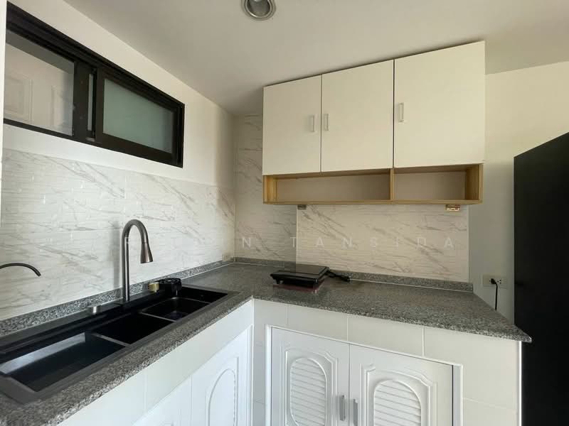 Lumpini Ville Phahol-Suthisarn, Bangkok, 23 Inthamara 2 Alley, Samsen Nai, Phaya Thai, Bangkok, 2 Bedrooms, 69 sqm, Condo For Rent, by Krittin Tansida, 500228821 - DDproperty.com