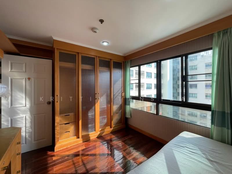 Lumpini Ville Phahol-Suthisarn, Bangkok, 23 Inthamara 2 Alley, Samsen Nai, Phaya Thai, Bangkok, 2 Bedrooms, 69 sqm, Condo For Rent, by Krittin Tansida, 500228821 - DDproperty.com