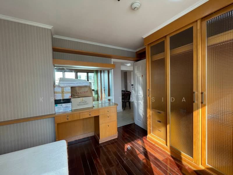 Lumpini Ville Phahol-Suthisarn, Bangkok, 23 Inthamara 2 Alley, Samsen Nai, Phaya Thai, Bangkok, 2 Bedrooms, 69 sqm, Condo For Rent, by Krittin Tansida, 500228821 - DDproperty.com