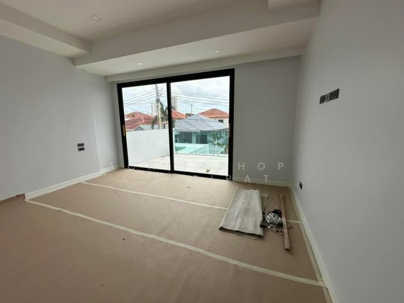 5-BR House, Chon Buri (Pattaya), Nong Pru, Bang Lamung (Pattaya), Chon Buri (Pattaya), 5 Bedrooms, 240 sqm, Single Detached House For Sale, by Achitaphop Klinpipat, 500228837 - DDproperty.com