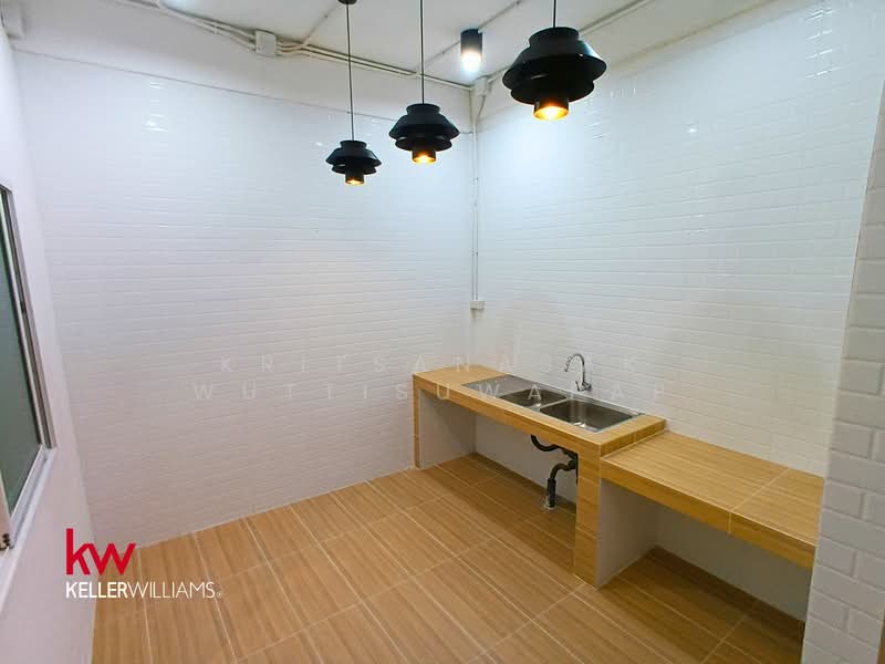 ทาวน์โฮม จรัญสนิทวงศ์ 35, Bangkok, จรัญสนิทวงศ์, Bang Khun Sri, Bangkok Noi, Bangkok, 3 Bedrooms, 160 sqm, Townhouse For Sale, by Kritsanasak Wuttisuwapap, 500228890 - DDproperty.com