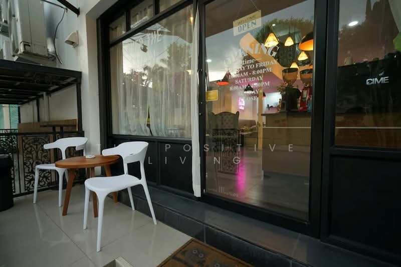 4.5-Storey Commercial Building (Near Old City), Chiang Mai, Sri Phum, Muang Chiang Mai, Chiang Mai, , 300 sqm, Shophouse For Sale, by The Positive Living, 500229055 - DDproperty.com