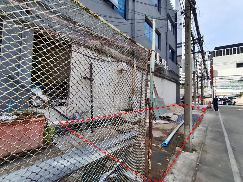 Vacant Land 43 sqm. Ground Floor Silom Sathorn, Bangkok, สีลม, Silom, Bang Rak, Bangkok, , 43 sqm, Retail Space For Rent, by Chanitnun Mewongukote, 500229112 - DDproperty.com