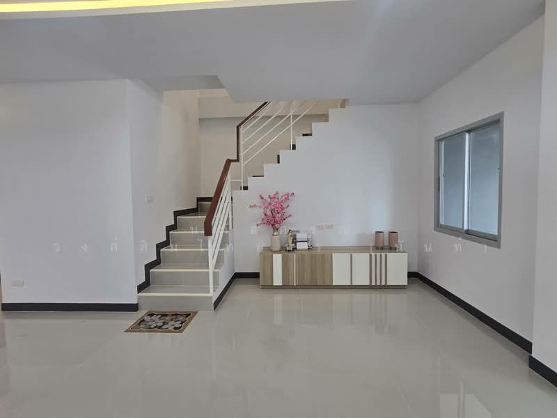 บ้านราชพฤกษ์ สุวรรณภูมิ-ลาดกระบัง : Ratchaphruek Suvarnabhumi-Ladkrabang Village, กรุงเทพ, 397/183 ถ.ฉลองกรุง, ลำปลาทิว, ลาดกระบัง, กรุงเทพ, 100 ตร.ม., ทาวน์เฮ้าส์ ขาย, โดย นภัสศรณ์ วงศ์สินไทยกร (นันท์), 500229114 - DDproperty.com