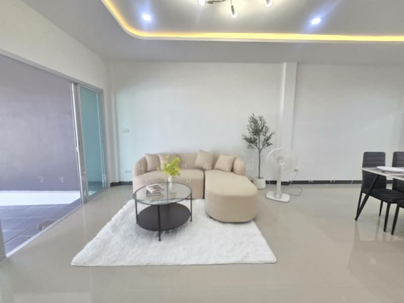 Ratchaphruek Suvarnabhumi-Ladkrabang Village, Bangkok, 397/183 Thanon Chalong Krung, Lam Pla Tiew, Lat Krabang, Bangkok, 3 Bedrooms, 100 sqm, Townhouse For Sale, by นภัสศรณ์ วงศ์สินไทยกร (นันท์), 500229114 - DDproperty.com