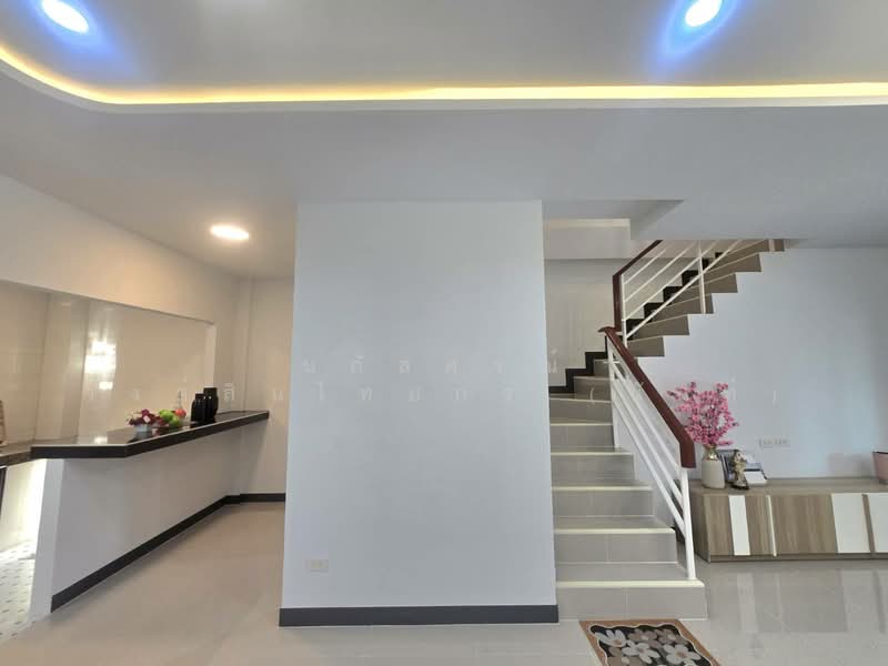 Ratchaphruek Suvarnabhumi-Ladkrabang Village, Bangkok, 397/183 Thanon Chalong Krung, Lam Pla Tiew, Lat Krabang, Bangkok, 3 Bedrooms, 100 sqm, Townhouse For Sale, by นภัสศรณ์ วงศ์สินไทยกร (นันท์), 500229114 - DDproperty.com