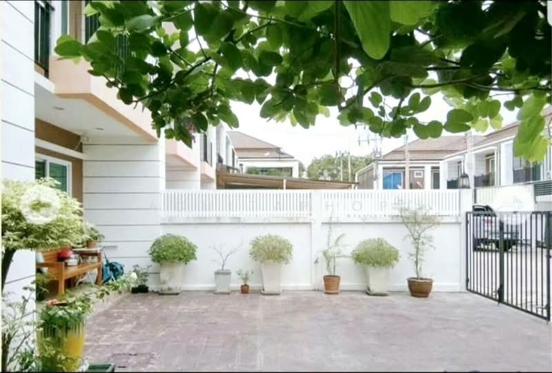 2-BR Townhouse, Chon Buri (Pattaya), Na Kloe, Bang Lamung (Pattaya), Chon Buri (Pattaya), 2 Bedrooms, 141 sqm, Townhouse For Sale, by Achitaphop Klinpipat, 500229143 - DDproperty.com