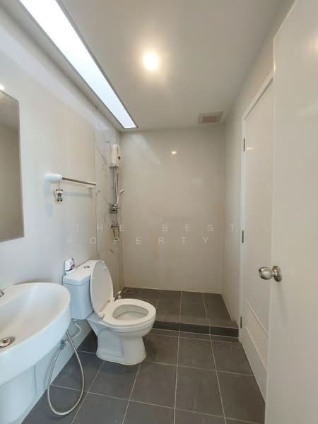 Q District Suksawad-Wongwaen Rama 3, Samut Prakan, Soi Suksawat 76 Latluang, Suksawat Road, Bang Chak, Phra Pra Daeng, Samut Prakan, 3 Bedrooms, 106 sqm, Townhouse For Sale, by The Best Property  เอ๋, 500229221 - DDproperty.com