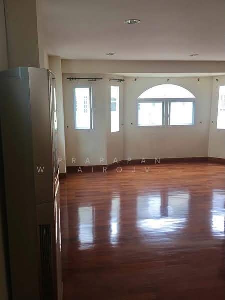 undefined, Bangkok, Chong Nonsi, Yan Nawa, Bangkok, 4 Bedrooms, 300 sqm, Townhouse For Sale, by Prapapan Wilairojvorakul, 500229250 - DDproperty.com