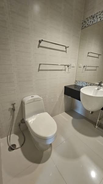 The Fourwings Residence, Bangkok, 335 Srinakarin, Hua Mak, Bang Kapi, Bangkok, 2 Bedrooms, 138 sqm, Condo For Rent, by คุณรวีวรรณ อู่เงิน, 500229279 - DDproperty.com