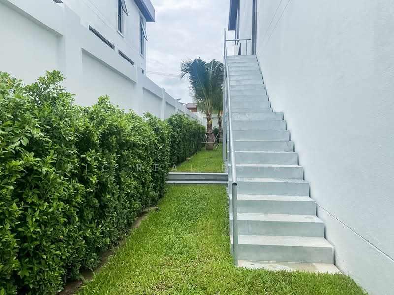 6 Bedroom Luxury Pool Villa for Sale East Pattaya, Chon Buri (Pattaya), Bang Lamung, Bang Lamung (Pattaya), Chon Buri (Pattaya), 6 Bedrooms, 1,082 sqm, Villa For Sale, by PLC real estate, 500229283 - DDproperty.com