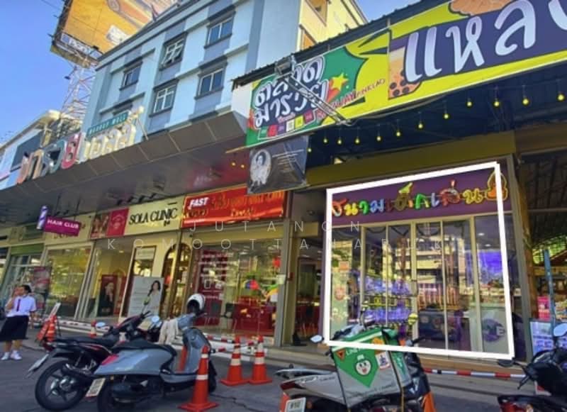 For Rent - ปล่อยเช่าพื้นที่ด้านหน้าสุด ห้องกระจก ขนาดเริ่มต้น 35 ตร.ม. หน้าตลาดมารวยปิ่นเกล้า ติดถนนบรมราชชนนี, Bangkok