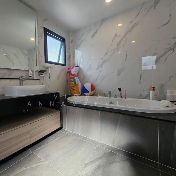 The City Sukhumvit-Onnut, Bangkok, 588/2 Soi On Nut 70/1, Prawet, Prawet, Bangkok, 4 Bedrooms, 289 sqm, Single Detached House For Rent, by Vichai  Annavakulthorn, 500229303 - DDproperty.com