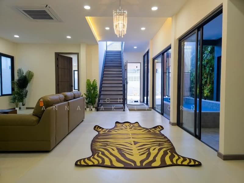 ให้เช่า - บ้าน 3-ห้องนอน, กรุงเทพ