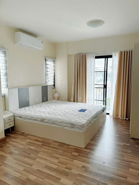 บ้านให้เช่า – ใกล้ตลาดเจริญเจริญ เพียง 5 นาที ค่าเช่า 20,000 บาท / เดือน รหัสทรัพย์ : No.13H672, Chiang Mai, San Kamphaeng, San Kamphaeng, Chiang Mai, 3 Bedrooms, 150 sqm, Single Detached House For Rent, by Rutchaporn Tunsiri, 500229362 - DDproperty.com