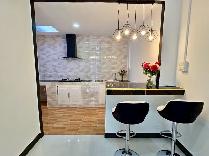 สุภาวัลย์ รามคำแหง, Bangkok, Min Buri, Min Buri, Bangkok, 2 Bedrooms, 100 sqm, Townhouse For Sale, by ปภัชญา ธนัตถ์ภรณ์, 500229370 - DDproperty.com