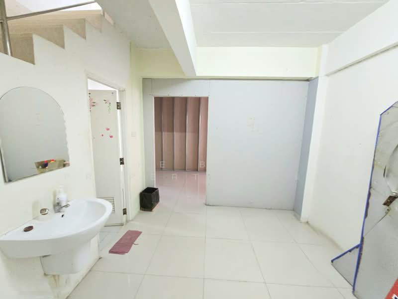 ขาย - อาคารพาณิชย์สนามจันทร์ นครปฐม, นครปฐม