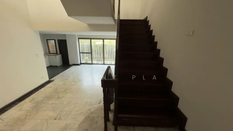 Luxury 4-story townhome for rent in the heart of Thonglor 49, Leo Classic Place (SPSAD3923), Bangkok, Khlong Tan Nua, Watthana, Bangkok, 3 Bedrooms, 250 sqm, Townhouse For Rent, by Agent Pla, 500229506 - DDproperty.com
