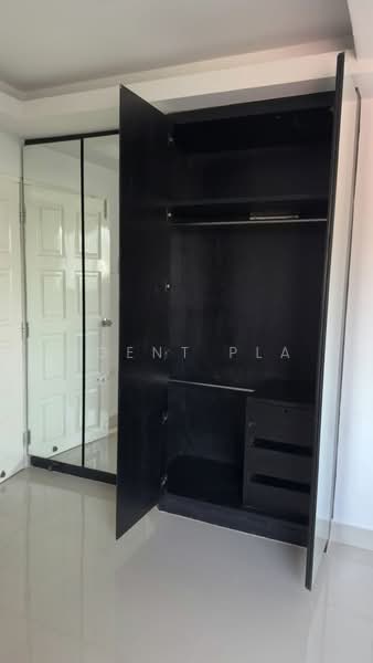 Luxury 4-story townhome for rent in the heart of Thonglor 49, Leo Classic Place (SPSAD3923), Bangkok, Khlong Tan Nua, Watthana, Bangkok, 3 Bedrooms, 250 sqm, Townhouse For Rent, by Agent Pla, 500229506 - DDproperty.com