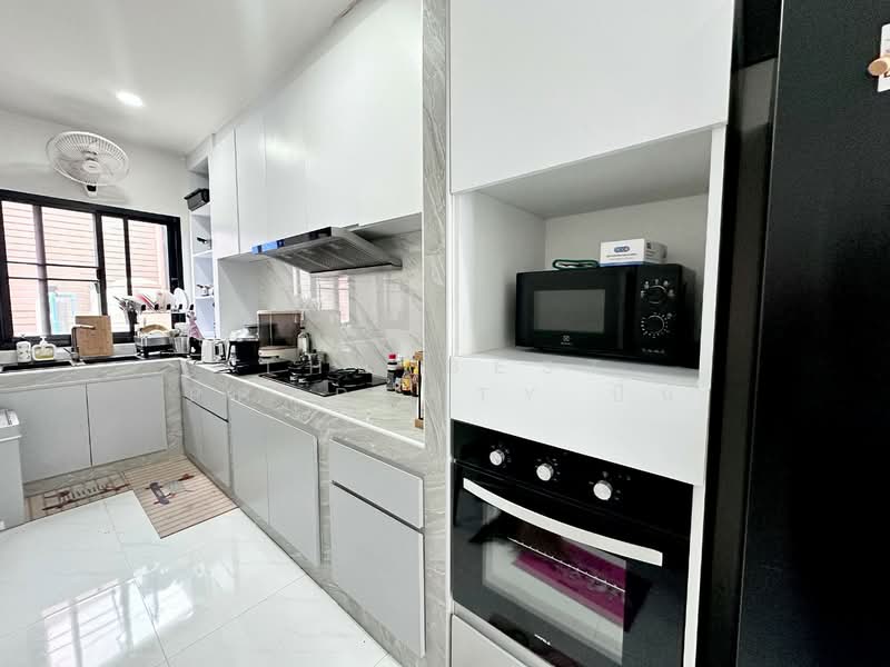 ขาย - Golden Prive Bangsaen-Nongmon : โกลเด้น พรีเว่ บางแสน-หนองมน, ชลบุรี