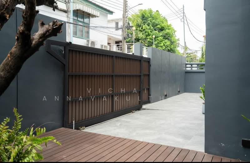 For Rent - 4-BR House, Bangkok
