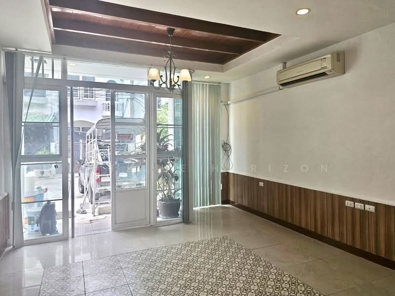 ให้เช่า - Shophouse Area Ratchada, กรุงเทพ