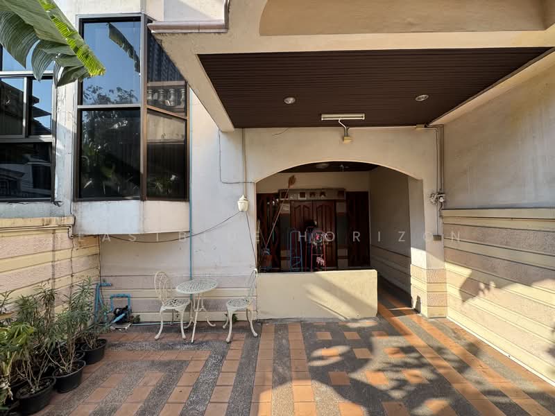 หมู่บ้านเพชรพลอย, Bangkok, Khlong Ton Sai, Khlong San, Bangkok, 9 Bedrooms, 380 sqm, Townhouse For Sale, by Eastblue Horizon, 500229663 - DDproperty.com