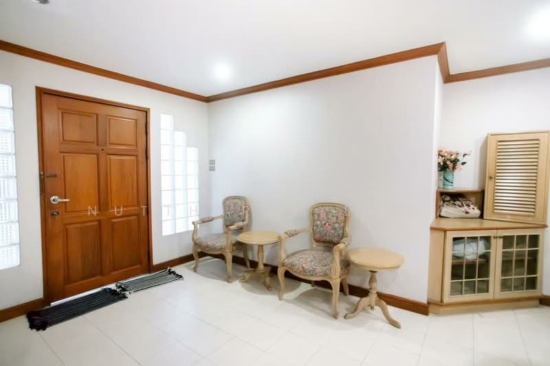 Crystal Garden Condominium : คริสตัล การ์เด้น, กรุงเทพ, 217 ถนนสุขุมวิท ซอย 4, คลองเตย, คลองเตย, กรุงเทพ, 110 ตร.ม., คอนโด ขาย, โดย Nuttharom Linla, 500229702 - DDproperty.com