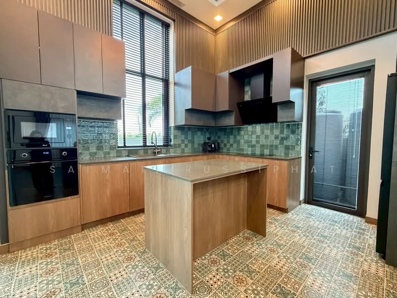European-style pool villa near Mab Prachan, Chon Buri (Pattaya), มาบล่าง, Bang Lamung, Bang Lamung (Pattaya), Chon Buri (Pattaya), 3 Bedrooms, 190 sqm, Villa For Sale, by Saimaii Russiphat, 500229733 - DDproperty.com