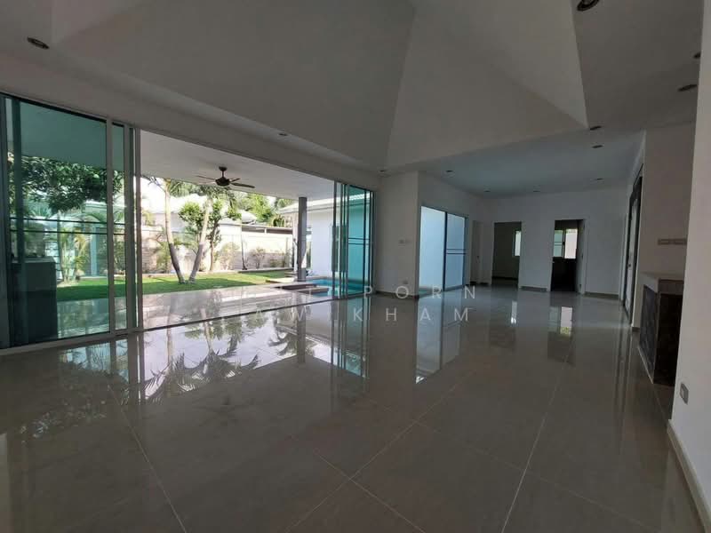3-BR Villa, Chon Buri (Pattaya), Huai Yai, Bang Lamung (Pattaya), Chon Buri (Pattaya), 3 Bedrooms, 150 sqm, Villa For Sale, by Thitiporn Pawikham, 500229743 - DDproperty.com