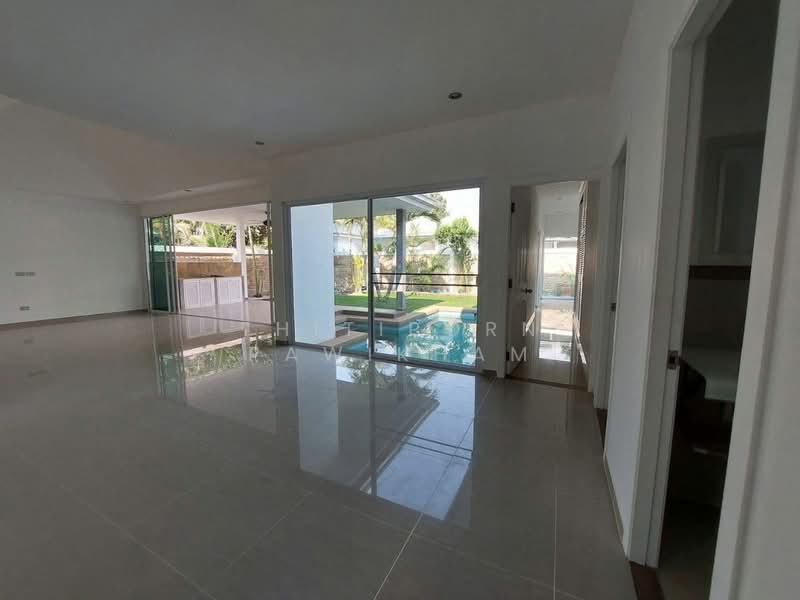3-BR Villa, Chon Buri (Pattaya), Huai Yai, Bang Lamung (Pattaya), Chon Buri (Pattaya), 3 Bedrooms, 150 sqm, Villa For Sale, by Thitiporn Pawikham, 500229743 - DDproperty.com
