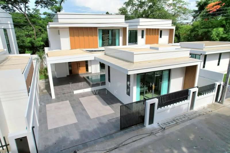4-BR Villa, Chon Buri (Pattaya), Nong Pru, Bang Lamung (Pattaya), Chon Buri (Pattaya), 4 Bedrooms, 236 sqm, Villa For Sale, by Thitiporn Pawikham, 500229745 - DDproperty.com