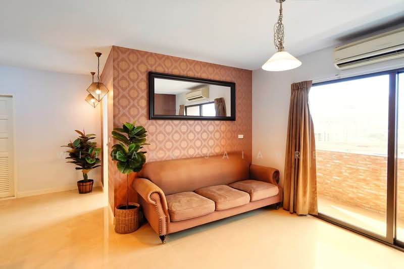 For Rent - Park Ploenchit, Bangkok