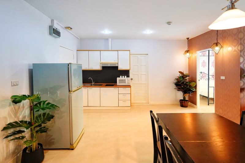 For Rent - Park Ploenchit, Bangkok