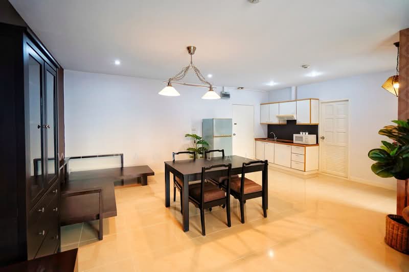 For Rent - Park Ploenchit, Bangkok