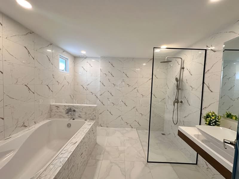 ready-to-move-in pool villa in Srisuk Village Pattaya, Chon Buri (Pattaya), Na Kloe, Bang Lamung (Pattaya), Chon Buri (Pattaya), 4 Bedrooms, 250 sqm, Single Detached House For Sale, by Pornnapa Titloi, 500229820 - DDproperty.com