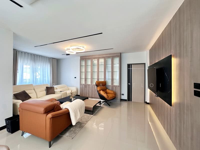 For sale villa at East Pattaya, Chon Buri (Pattaya), Na Kloe, Bang Lamung (Pattaya), Chon Buri (Pattaya), 5 Bedrooms, 300 sqm, Villa For Sale, by Pornnapa Titloi, 500229826 - DDproperty.com