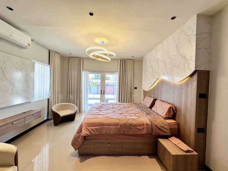For sale villa at East Pattaya, Chon Buri (Pattaya), Na Kloe, Bang Lamung (Pattaya), Chon Buri (Pattaya), 5 Bedrooms, 300 sqm, Villa For Sale, by Pornnapa Titloi, 500229826 - DDproperty.com