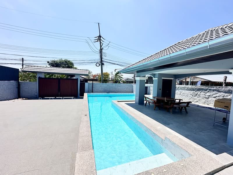 For sale villa at East Pattaya, Chon Buri (Pattaya), Na Kloe, Bang Lamung (Pattaya), Chon Buri (Pattaya), 5 Bedrooms, 300 sqm, Villa For Sale, by Pornnapa Titloi, 500229826 - DDproperty.com