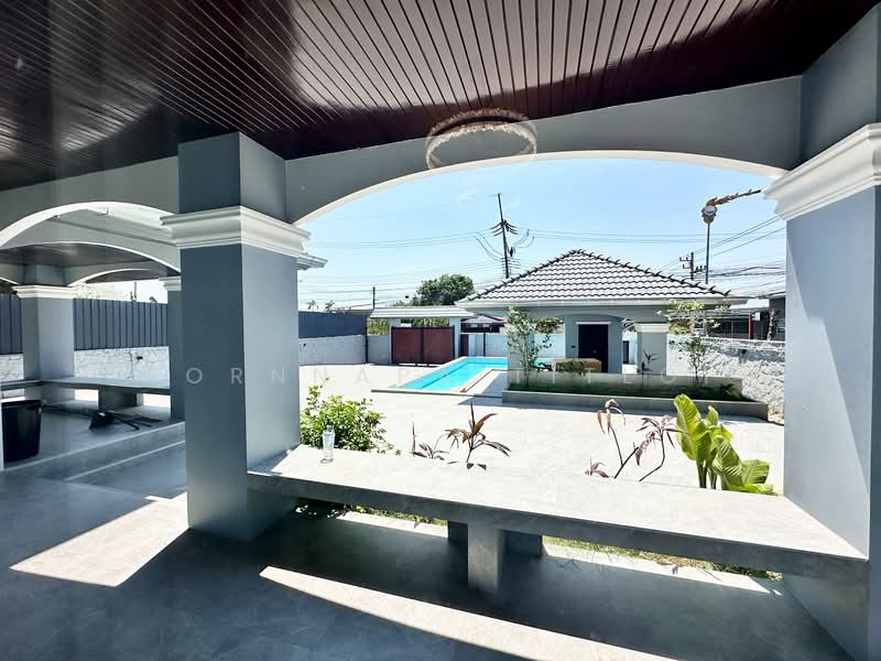 For sale villa at East Pattaya, Chon Buri (Pattaya), Na Kloe, Bang Lamung (Pattaya), Chon Buri (Pattaya), 5 Bedrooms, 300 sqm, Villa For Sale, by Pornnapa Titloi, 500229826 - DDproperty.com