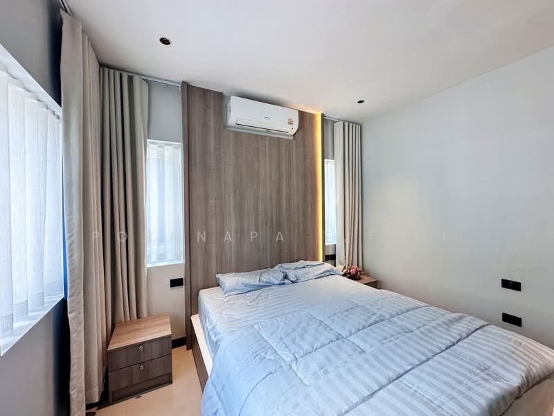 For sale villa at East Pattaya, Chon Buri (Pattaya), Na Kloe, Bang Lamung (Pattaya), Chon Buri (Pattaya), 5 Bedrooms, 300 sqm, Villa For Sale, by Pornnapa Titloi, 500229826 - DDproperty.com