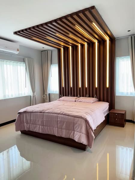 For sale villa at East Pattaya, Chon Buri (Pattaya), Na Kloe, Bang Lamung (Pattaya), Chon Buri (Pattaya), 5 Bedrooms, 300 sqm, Villa For Sale, by Pornnapa Titloi, 500229826 - DDproperty.com