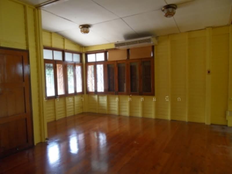 Old Wood Style house 3 bedroom with shady tree around BTS Ari, Bangkok, Phaholyothin, Samsen Nai, Phaya Thai, Bangkok, 3 Bedrooms, 200 sqm, Single Detached House For Rent, by ปรีชา จิตต์สมนึก, 500229842 - DDproperty.com